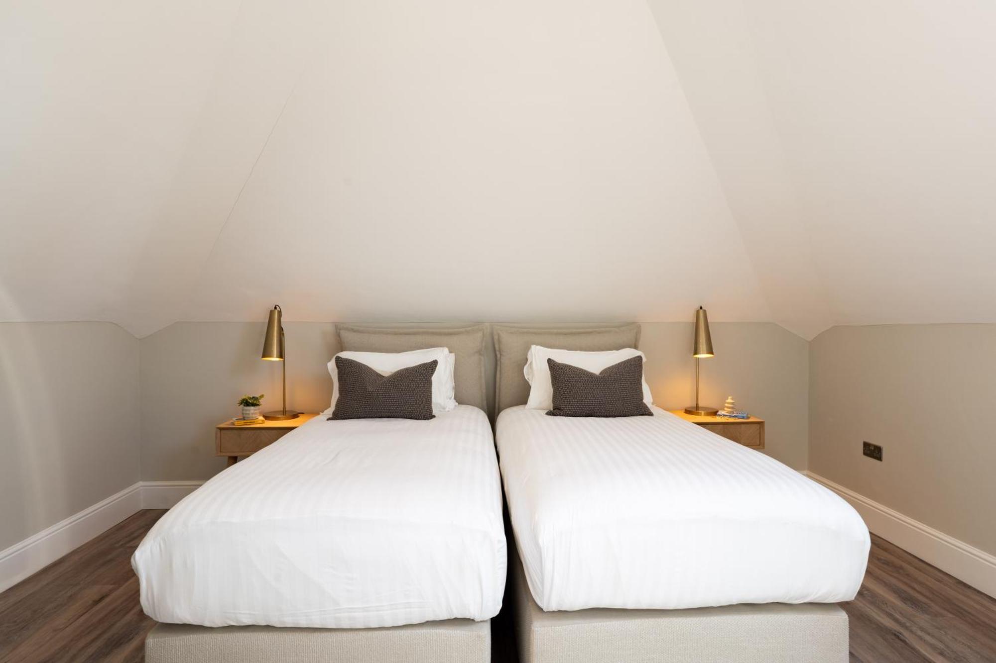Wellington Place I Your Apartment Бристоль Экстерьер фото