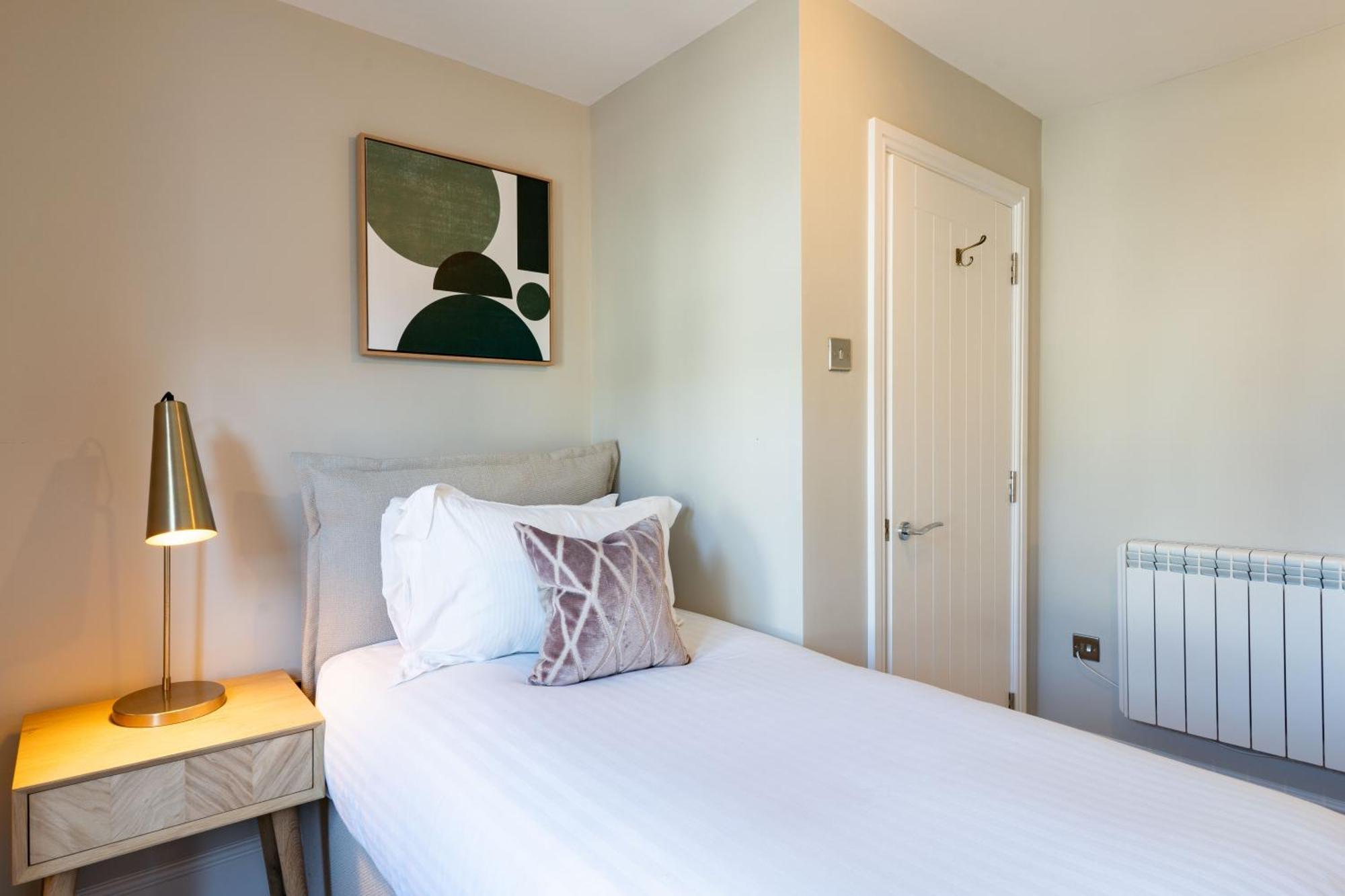 Wellington Place I Your Apartment Бристоль Экстерьер фото