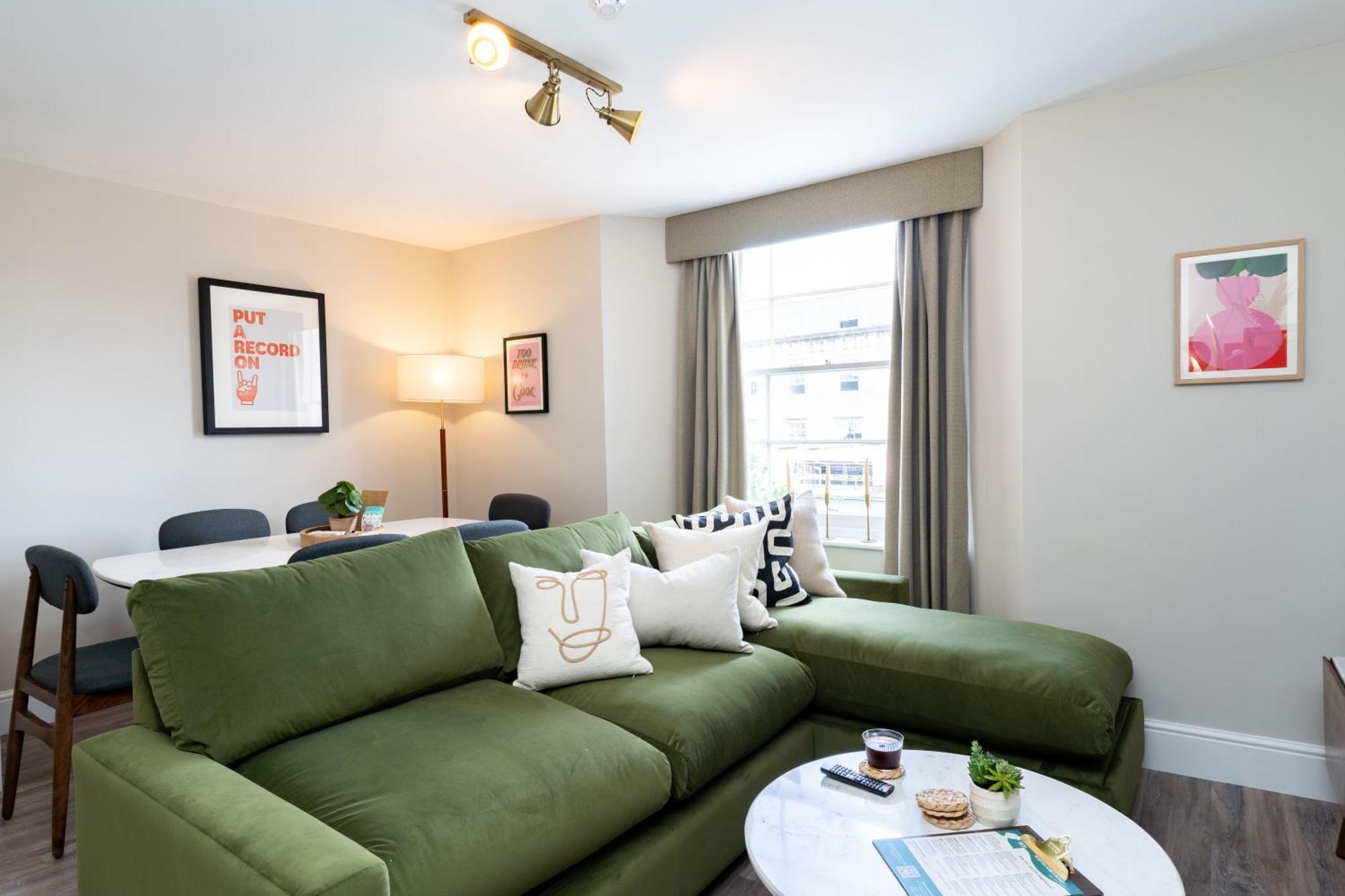 Wellington Place I Your Apartment Бристоль Экстерьер фото